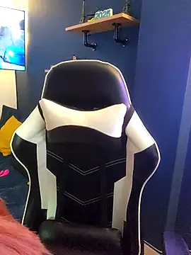 jnilu1227 online show from February 18, 2025, 2:27 pm