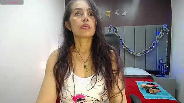 Snapshot of moxa_hot chatting on December 22, 2025, 3:23 pm moxa hot online show from December 22, 2025, 3:23 pm