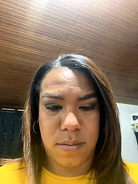 Snapshot of NatiBrunet chatting on November 8, 2025, 3:32 am NatiBrunet online show from November 8, 2025, 3:32 am