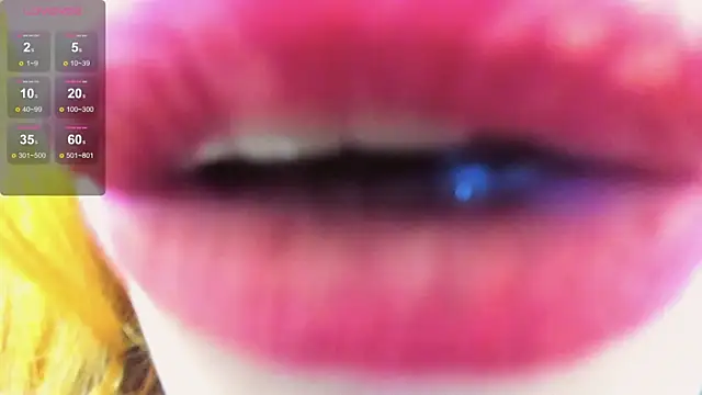 Snapshot of softlysoftlyasbeauty chatting on December 17, 2025, 2:44 pm softlysoftlyasbeauty online show from December 17, 2025, 2:44 pm