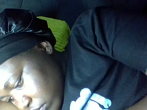 Snapshot of cute-marianna chatting on October 13, 2025, 4:03 am cute-marianna online show from October 13, 2025, 4:03 am