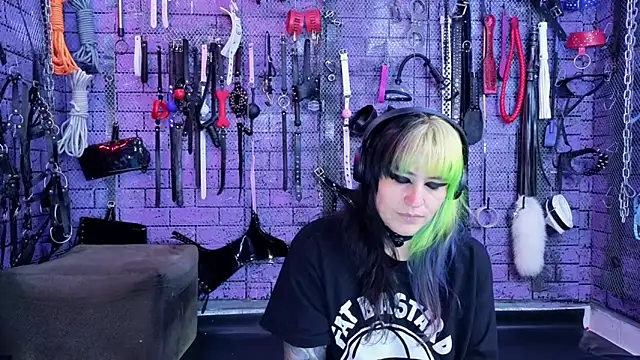 PANDORANEZZ online show from June 15, 2026, 12:38 pm