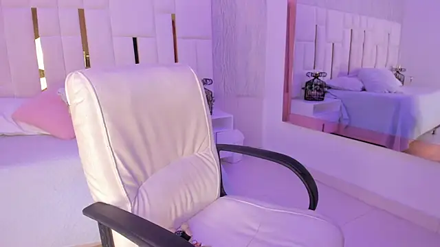 Snapshot of Meghan_stonne_ chatting on October 26, 2025, 6:41 pm Meghan stonne online show from October 26, 2025, 6:41 pm