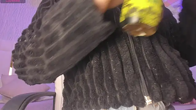 Snapshot of Meghan_stonne_ chatting on October 27, 2025, 7:04 pm Meghan stonne online show from October 27, 2025, 7:04 pm