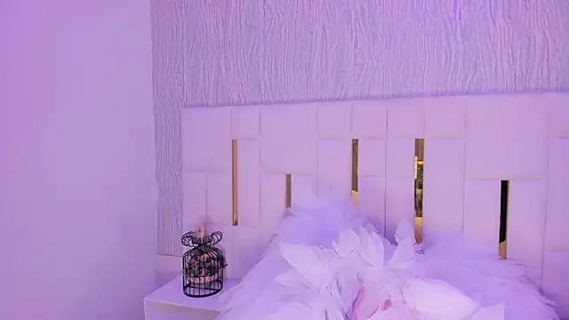 Snapshot of Meghan_stonne_ chatting on October 24, 2025, 7:02 pm Meghan stonne online show from October 24, 2025, 7:02 pm