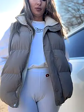 YOUR-KARINA online show from November 11, 2025, 7:58 am