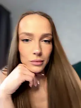 Kira Quinn online show from January 14, 2026, 8:51 am