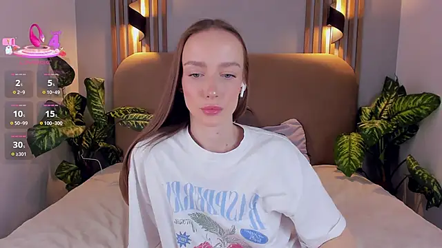 Snapshot of Kira_Quinn chatting on October 21, 2025, 7:30 am Kira Quinn online show from October 21, 2025, 7:30 am