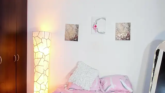 SarahCinnamon- online show from February 13, 2026, 8:20 pm