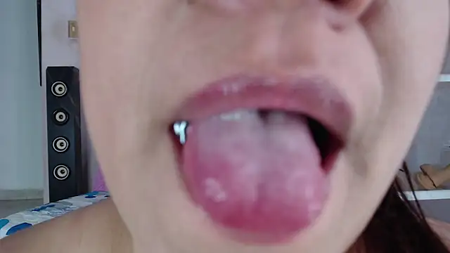 Snapshot of emiligrey_ chatting on March 2, 2025, 11:41 am emiligrey online show from March 2, 2025, 11:41 am