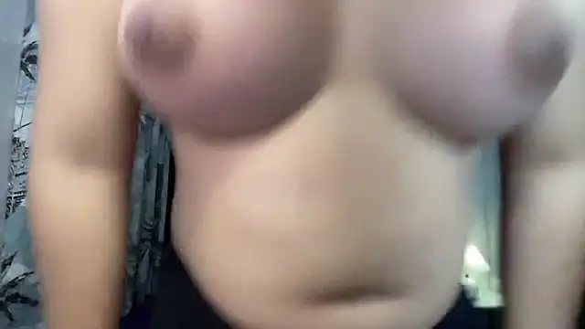 Snapshot of Miss_Deliciousness chatting on October 29, 2025, 3:55 pm Miss Deliciousness online show from October 29, 2025, 3:55 pm