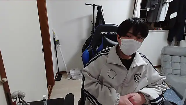 Snapshot of pychan chatting on March 1, 2026, 12:16 pm pychan online show from March 1, 2026, 12:16 pm