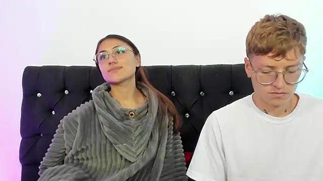 A sexy couple   online show from October 1, 2025, 8:24 pm