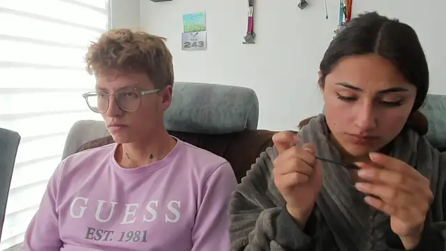 A sexy couple   online show from September 23, 2025, 6:59 pm