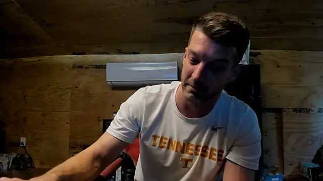 Snapshot of Kenny_Kyle chatting on October 27, 2025, 5:58 pm Kenny Kyle online show from October 27, 2025, 5:58 pm