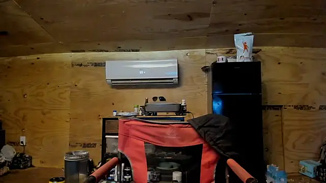 Snapshot of Kenny_Kyle chatting on October 29, 2025, 1:32 pm Kenny Kyle online show from October 29, 2025, 1:32 pm