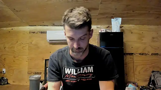 Snapshot of Kenny_Kyle chatting on November 8, 2025, 2:26 am Kenny Kyle online show from November 8, 2025, 2:26 am