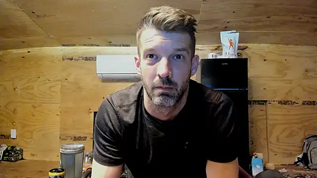 Snapshot of Kenny_Kyle chatting on October 27, 2025, 2:56 am Kenny Kyle online show from October 27, 2025, 2:56 am