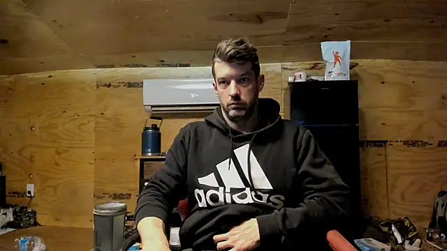 Snapshot of Kenny_Kyle chatting on December 3, 2025, 10:47 am Kenny Kyle online show from December 3, 2025, 10:47 am