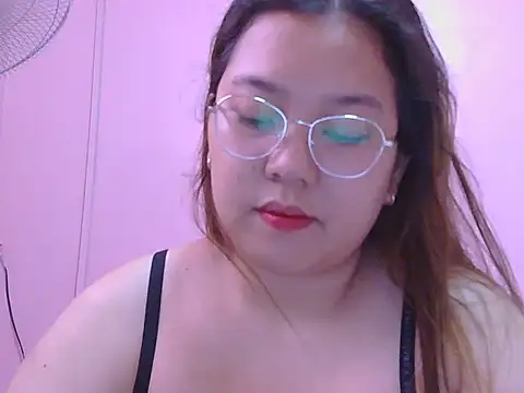 Snapshot of Boobsiemarie chatting on July 2, 2026, 10:49 pm Boobsiemarie online show from July 2, 2026, 10:49 pm