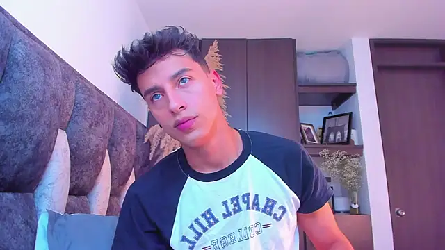 Snapshot of I_Gabriel chatting on December 14, 2024, 9:02 pm I Gabriel online show from December 14, 2024, 9:02 pm