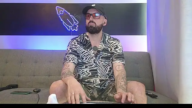 Snapshot of MattxFeet chatting on October 23, 2025, 5:22 pm MattxFeet online show from October 23, 2025, 5:22 pm