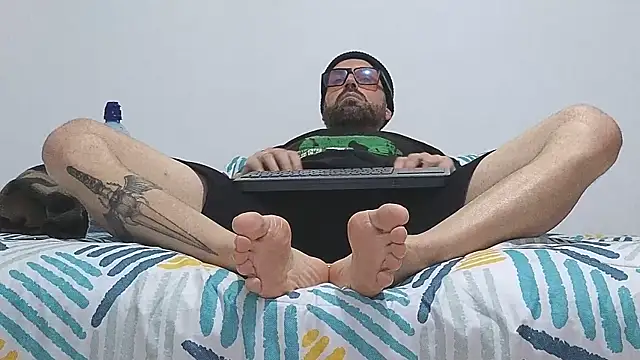 Snapshot of MattxFeet chatting on March 28, 2026, 11:50 pm MattxFeet online show from March 28, 2026, 11:50 pm