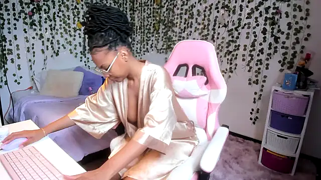 violeta milleer online show from November 7, 2025, 3:38 pm