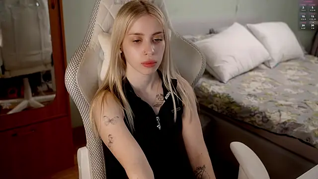 ho1yho1e online show from April 3, 2026, 6:58 pm