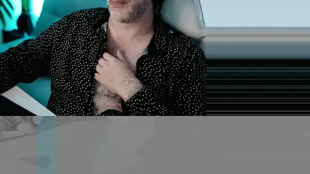 Snapshot of Sanders_White chatting on February 5, 2025, 3:34 am Sanders White online show from February 5, 2025, 3:34 am