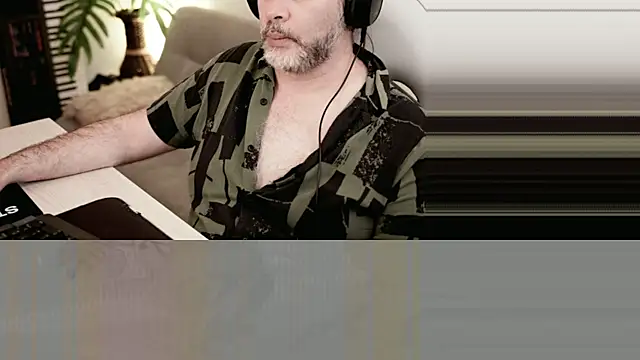 Snapshot of Sanders_White chatting on January 28, 2025, 4:30 pm Sanders White online show from January 28, 2025, 4:30 pm