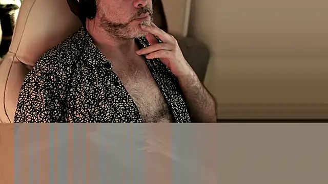 Snapshot of Sanders_White chatting on December 23, 2024, 4:12 am Sanders White online show from December 23, 2024, 4:12 am