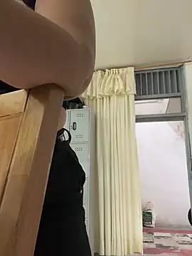 Lia sexx online show from April 18, 2026, 7:07 pm