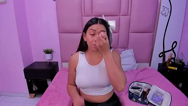 Alison Jhones7 online show from February 24, 2025, 12:09 am