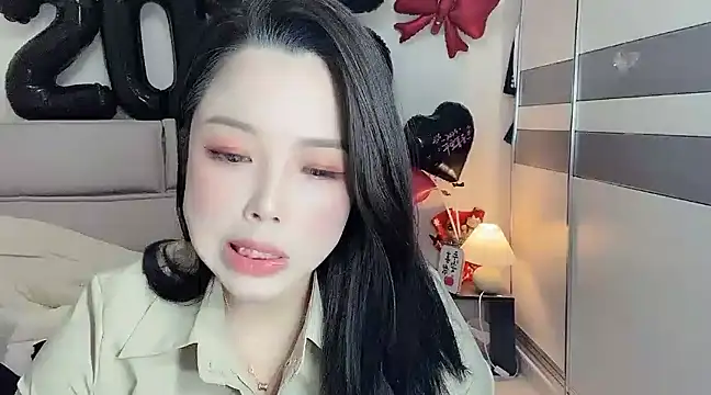 Snapshot of kk_lele chatting on February 5, 2025, 7:18 am kk lele online show from February 5, 2025, 7:18 am