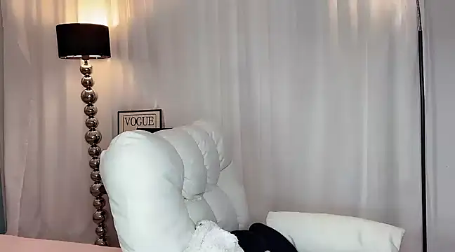 Snapshot of kk_lele chatting on March 3, 2025, 7:24 am kk lele online show from March 3, 2025, 7:24 am