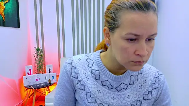 Britney taylor  online show from December 4, 2025, 5:23 pm