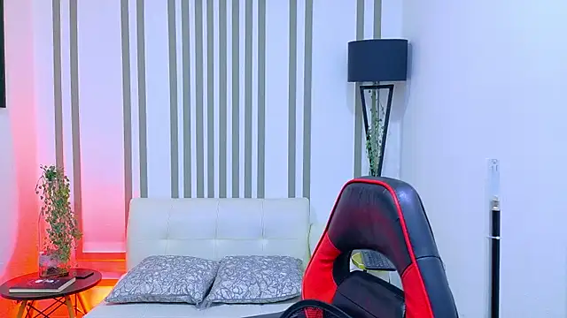 Britney taylor  online show from November 4, 2025, 12:25 am