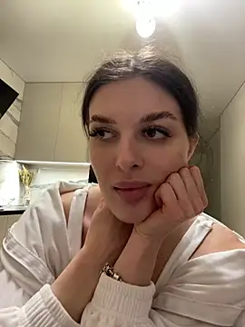 Snapshot of little_belucci chatting on February 18, 2026, 4:03 pm little belucci online show from February 18, 2026, 4:03 pm