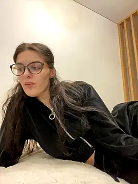 Snapshot of little_belucci chatting on November 12, 2025, 1:37 pm little belucci online show from November 12, 2025, 1:37 pm