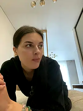 Snapshot of little_belucci chatting on November 11, 2025, 12:44 pm little belucci online show from November 11, 2025, 12:44 pm