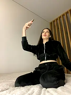 Snapshot of little_belucci chatting on November 22, 2025, 2:38 pm little belucci online show from November 22, 2025, 2:38 pm