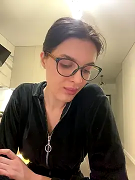 Snapshot of little_belucci chatting on January 7, 2026, 3:06 pm little belucci online show from January 7, 2026, 3:06 pm