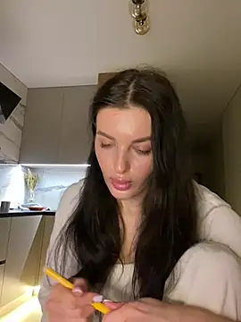 Snapshot of little_belucci chatting on January 13, 2026, 3:16 pm little belucci online show from January 13, 2026, 3:16 pm