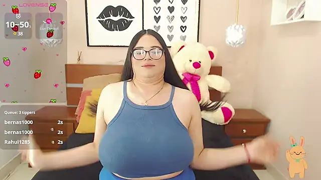 Snapshot of miss_linda_ chatting on January 29, 2025, 8:04 pm miss linda online show from January 29, 2025, 8:04 pm