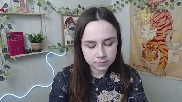 VeryVeryVeryShy  online show from April 16, 2026, 5:41 am