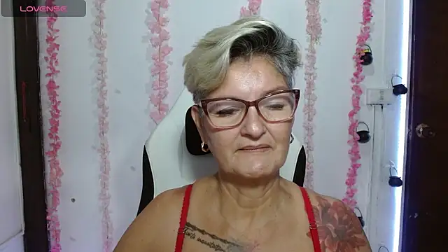 Snapshot of bety-cum2 chatting on July 1, 2026, 10:59 am bety-cum2 online show from July 1, 2026, 10:59 am