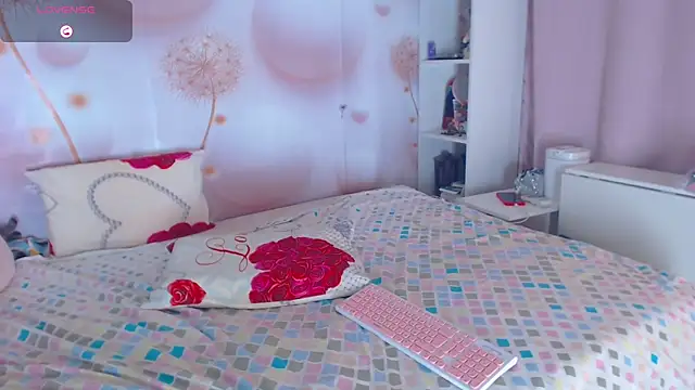 Snapshot of mooncandygirl chatting on July 14, 2026, 10:21 am mooncandygirl online show from July 14, 2026, 10:21 am