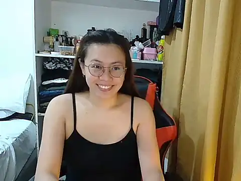 Snapshot of crizzybel chatting on February 22, 2026, 5:25 pm crizzybel online show from February 22, 2026, 5:25 pm