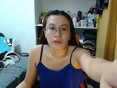 Snapshot of crizzybel chatting on February 10, 2026, 9:58 pm crizzybel online show from February 10, 2026, 9:58 pm